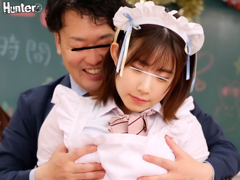 3年C組の文化祭の模擬店は時間停止カフェ いつでもストップ！いつでもセクハラできる時間停止カフェはパンチラ見てもおっぱい触ってもキスしても…のサンプル画像3